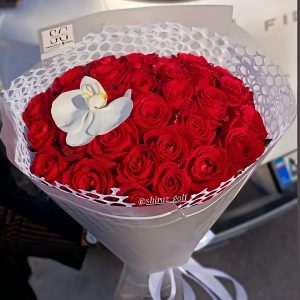 دسته گل رز و ارکیده